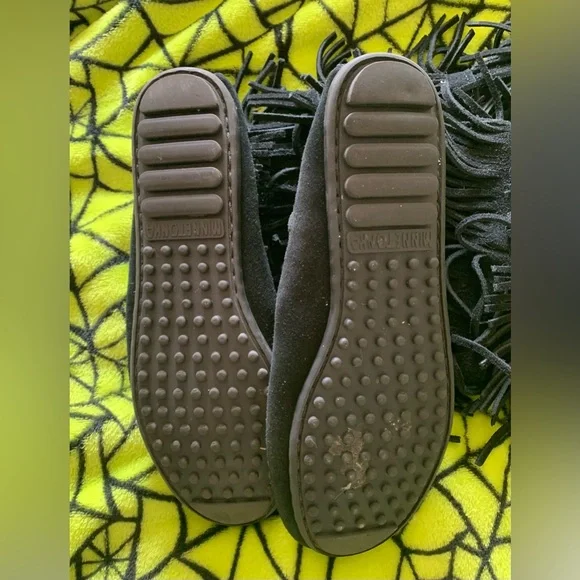 MINNETONKA - Five Layer Fringe Moccasin Boots - Picture 7 of 9